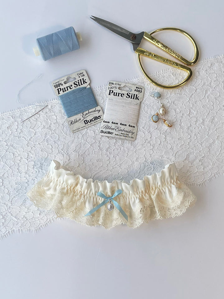 Harper Silk &amp; Lace Garter With Detachable Pendent